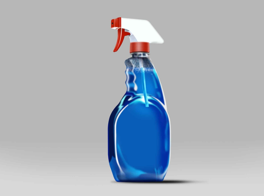 Free Realistic Glass cleaner Mockup PSD
